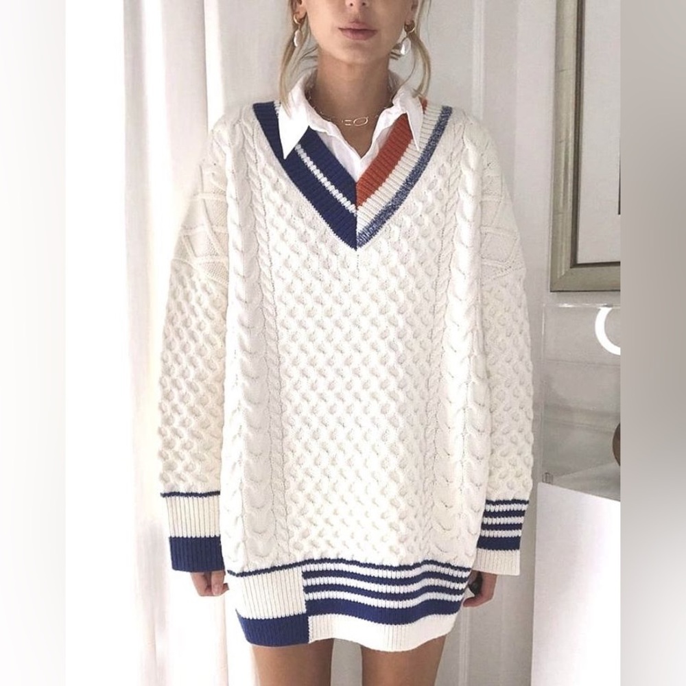 Brand new J.ING Mickey Colorblock Oversized Sweater S/M, Cable knit sweater